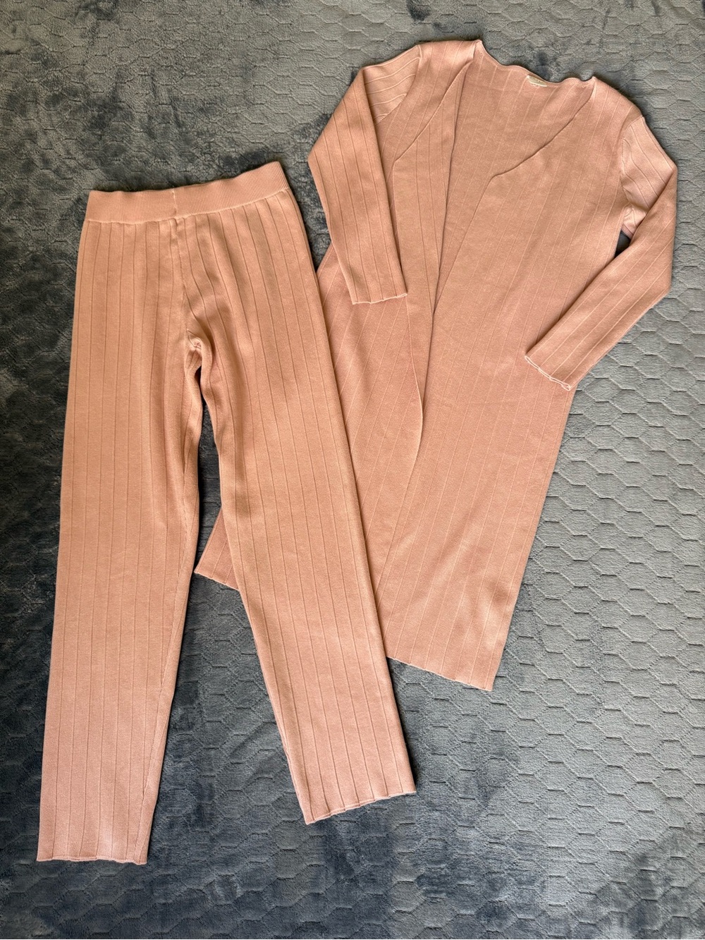 Silk and Salt Staycation Dusty Rose Ribbed Duster and Matching Leggings Medium